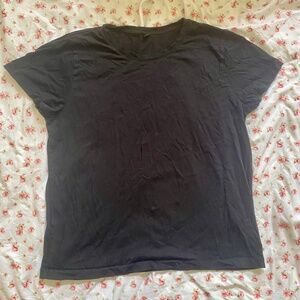 Uniqlo Solid Black T-Shirt – Size Medium